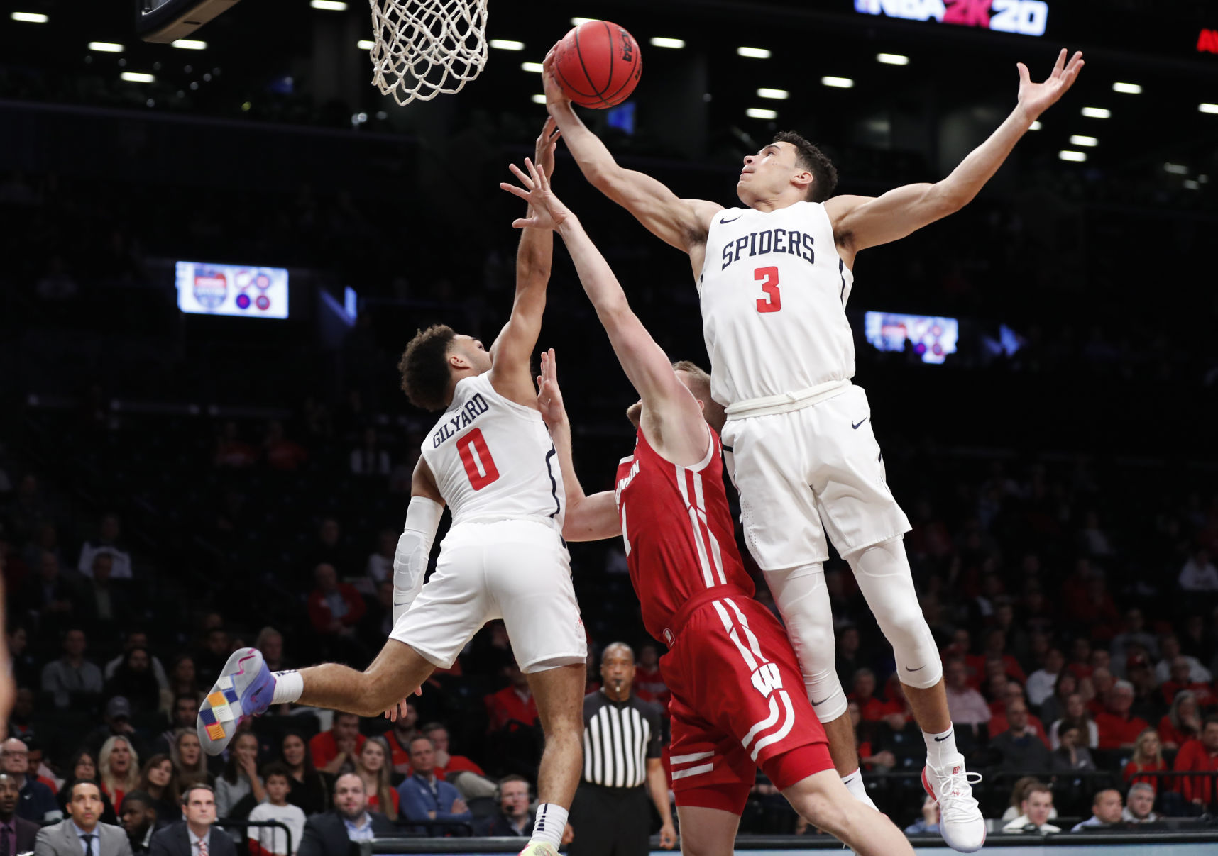 Spiders 62, Badgers 52